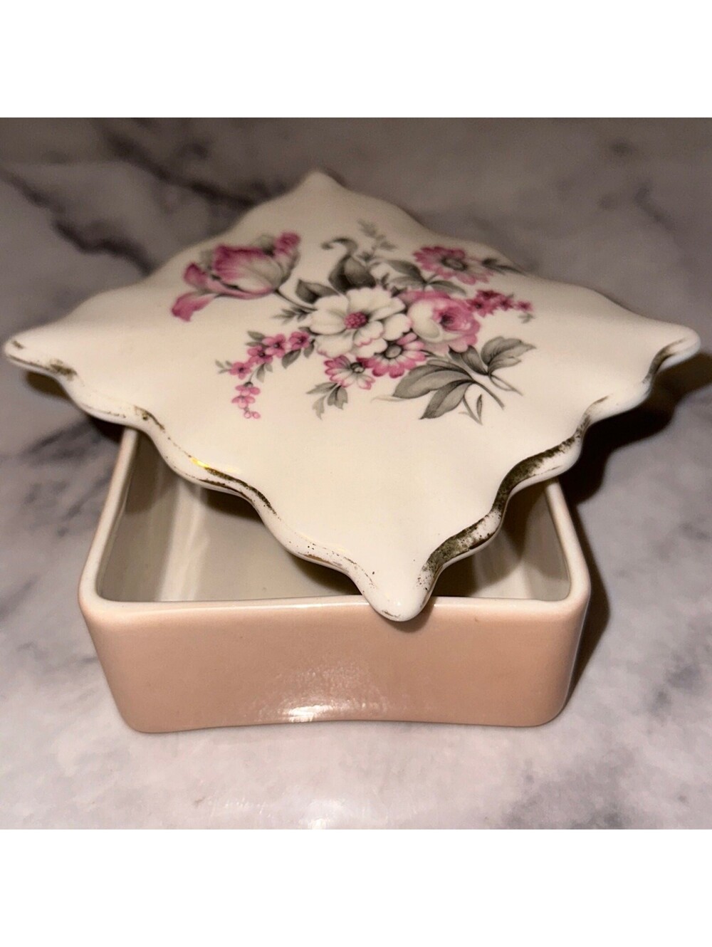 VINTAGE Ceramic Feminine Jewelry Box Victorian Daisy Rose Pastel lidded Floral